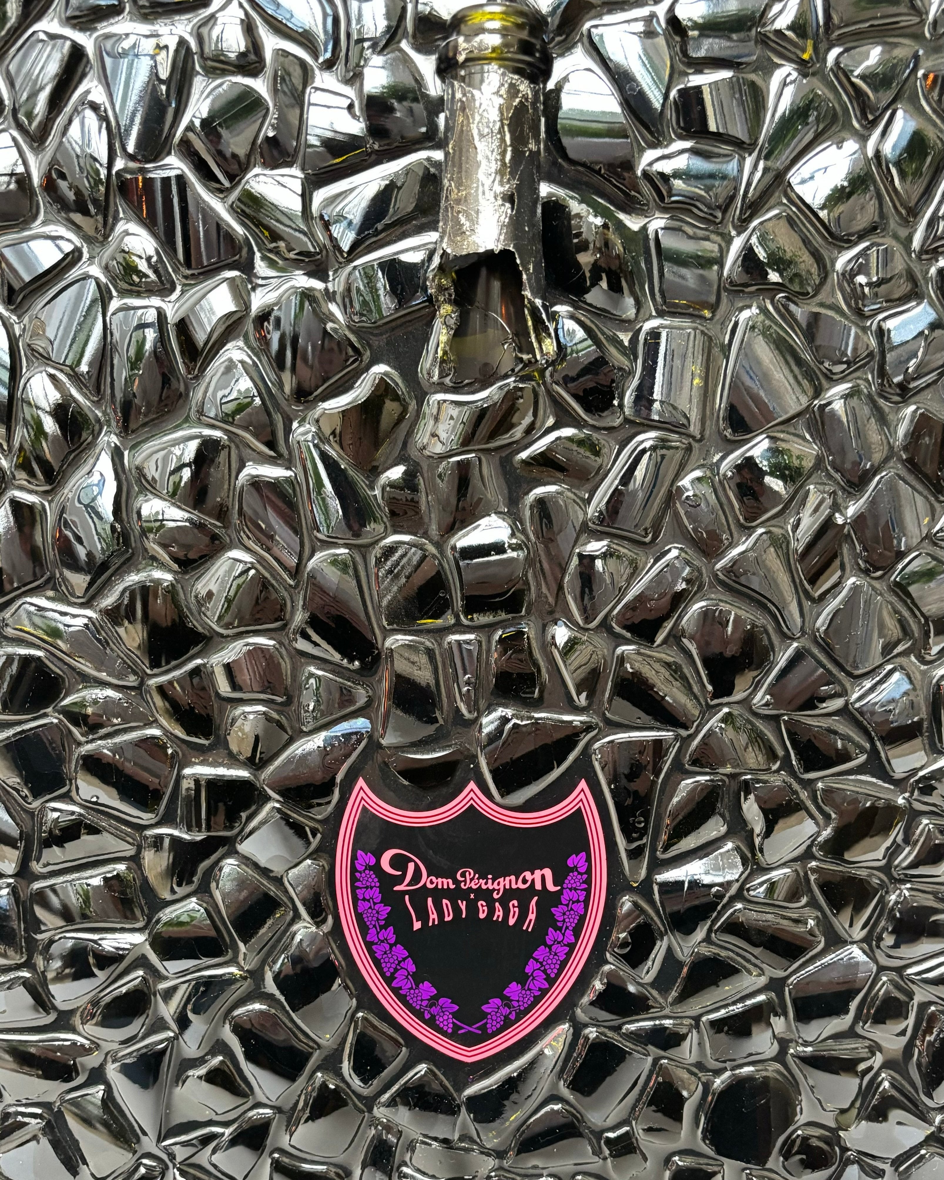 Cadre Magnum de Dom Pérignon rosé Lady Gaga Luminous